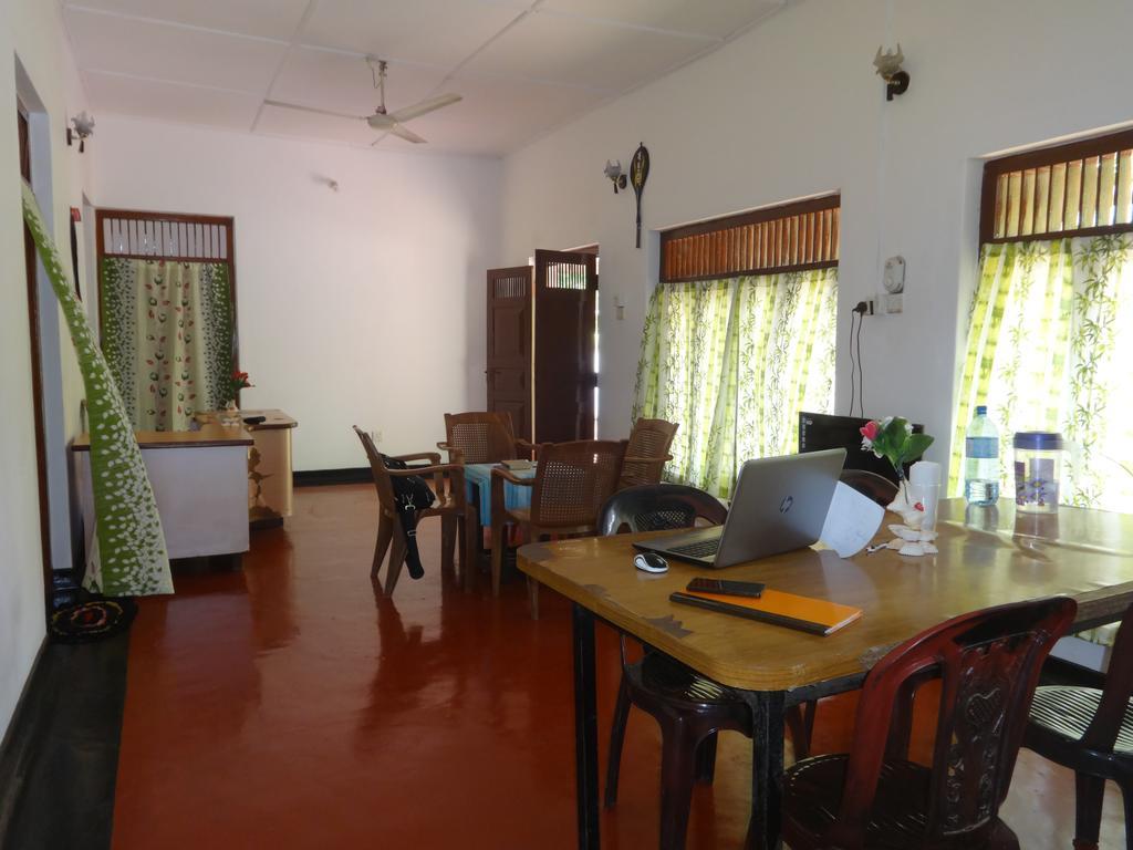 Neem Beach House Тринкомалі Екстер'єр фото