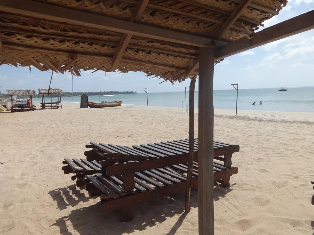 Neem Beach House Тринкомалі Екстер'єр фото