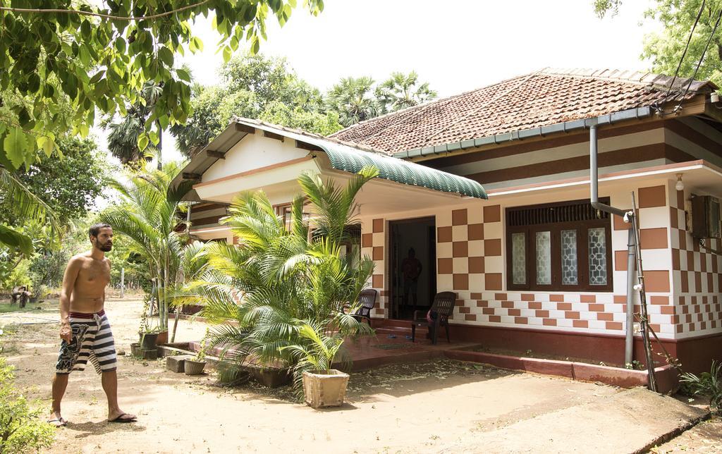 Neem Beach House Тринкомалі Екстер'єр фото