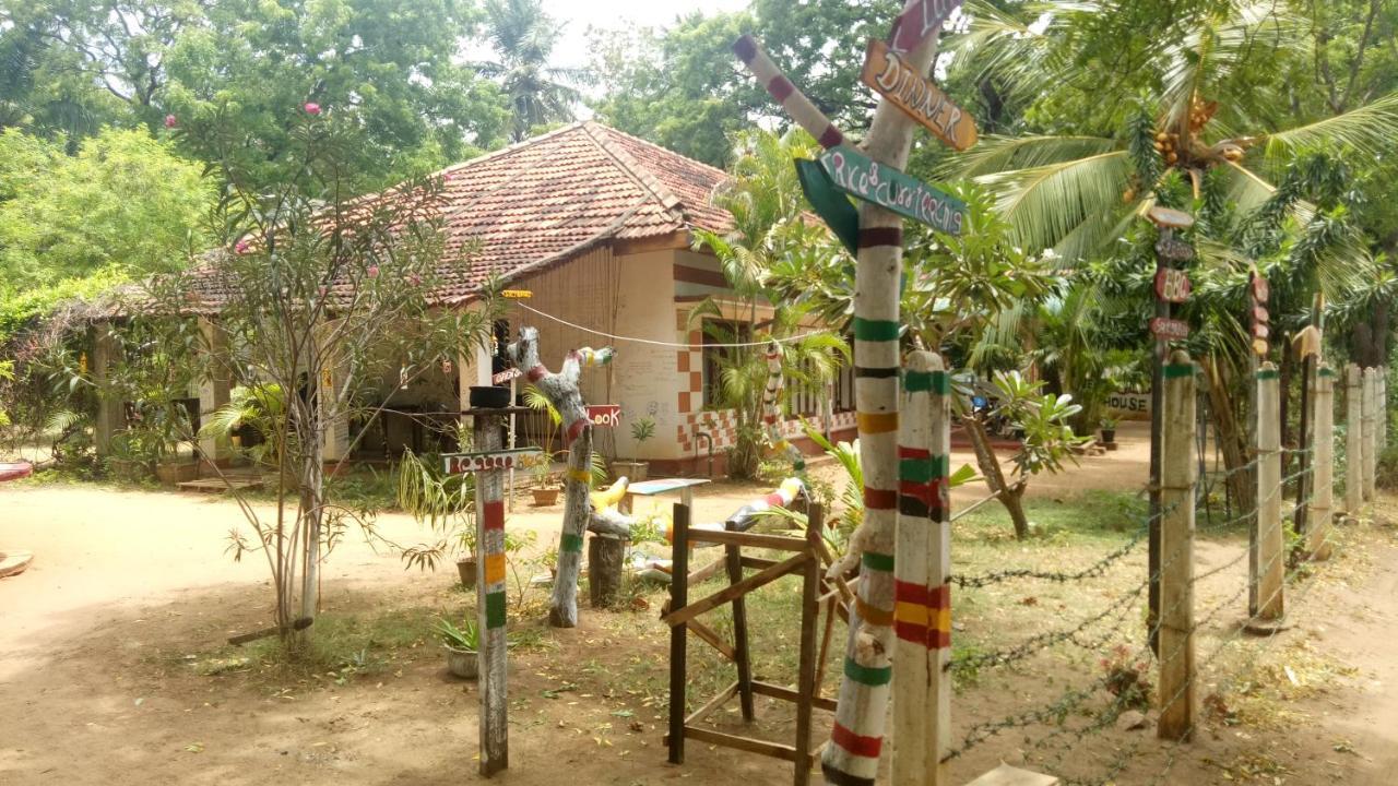 Neem Beach House Тринкомалі Екстер'єр фото