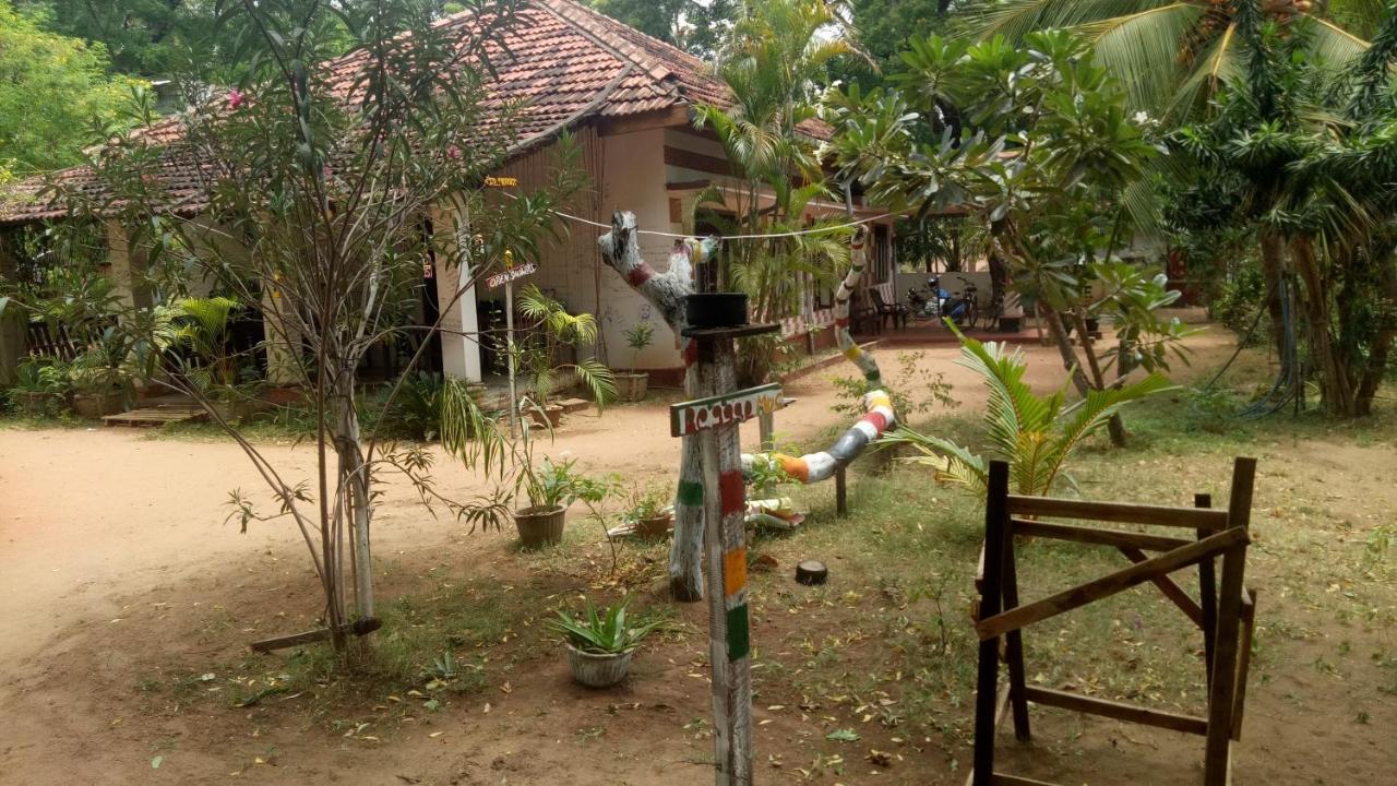 Neem Beach House Тринкомалі Екстер'єр фото